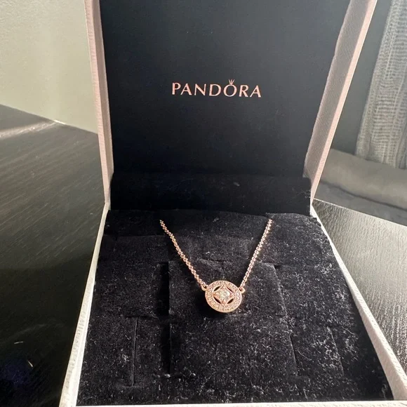 Authentic PANDORA Rose Gold Vintage Allure Necklace - Picture 3 of 3